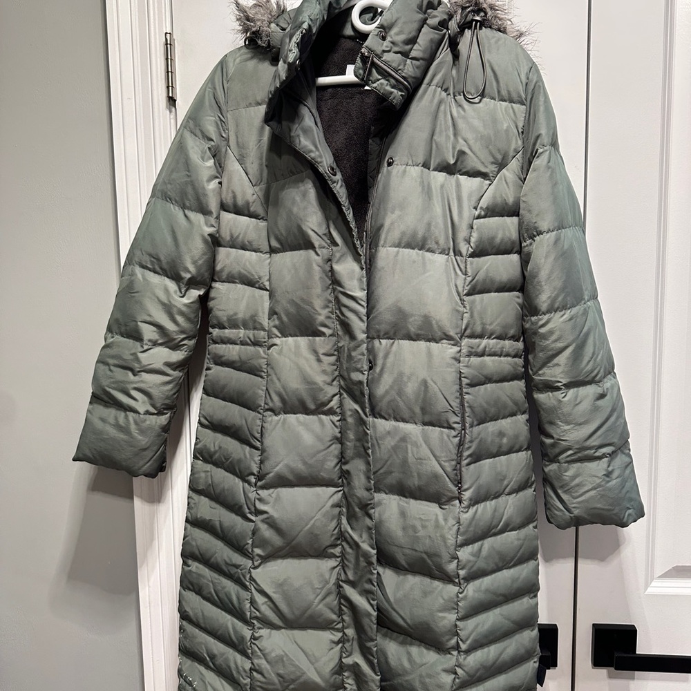 Calvin Klein Down Quilted Puffer Parka women’s size small with Faux Fur Hood